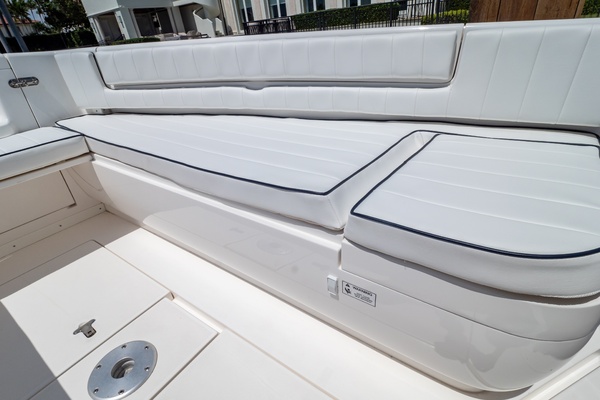 32ft Intrepid Yacht For Sale