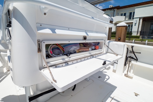 32ft Intrepid Yacht For Sale