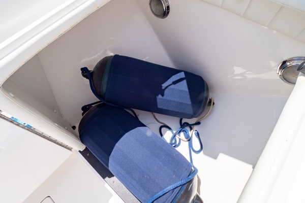 32ft Intrepid Yacht For Sale