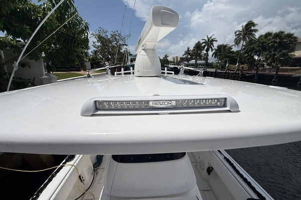32ft Intrepid Yacht For Sale