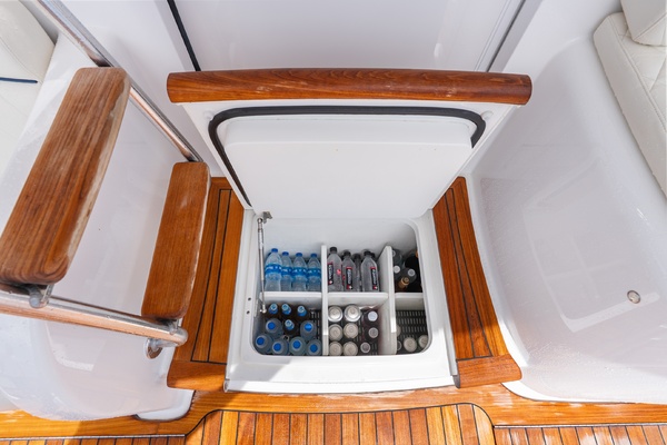 Fins Up 72ft Viking Yacht For Sale