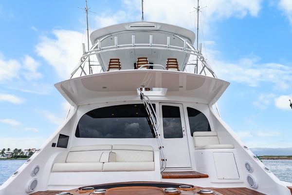 Fins Up 72ft Viking Yacht For Sale