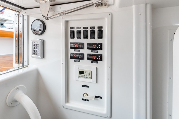Fins Up 72ft Viking Yacht For Sale