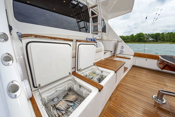Fins Up 72ft Viking Yacht For Sale