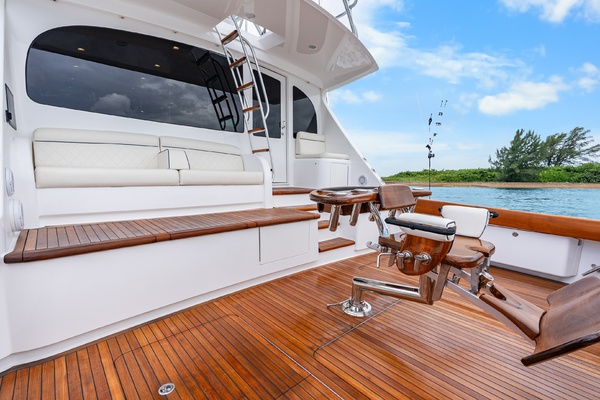 Fins Up 72ft Viking Yacht For Sale