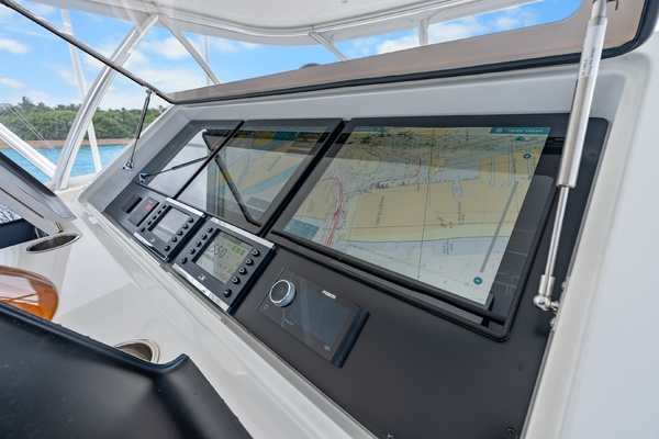 Fins Up 72ft Viking Yacht For Sale