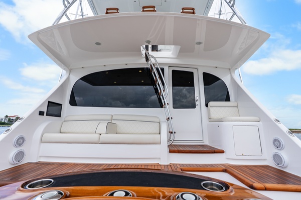 Fins Up 72ft Viking Yacht For Sale
