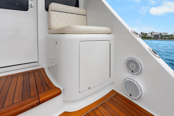 Fins Up 72ft Viking Yacht For Sale