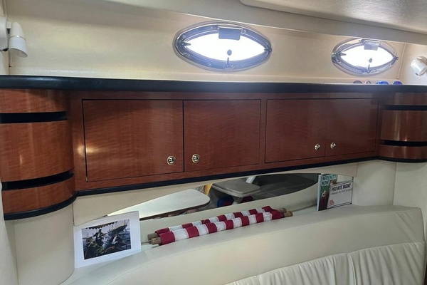 SERENITY NOW 30ft Sea Ray Yacht For Sale