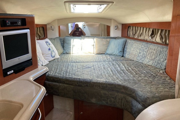SERENITY NOW 30ft Sea Ray Yacht For Sale