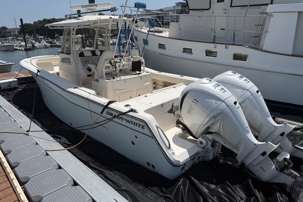 REEL BELUE 30ft Grady White Yacht For Sale