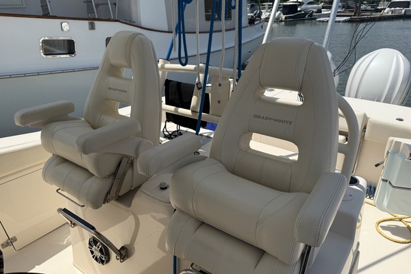 REEL BELUE 30ft Grady White Yacht For Sale