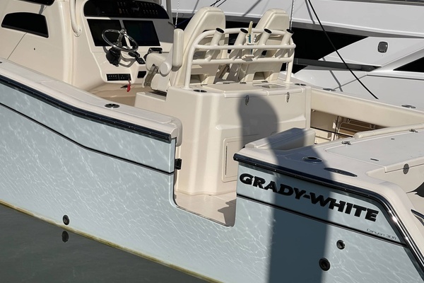 REEL BELUE 30ft Grady White Yacht For Sale