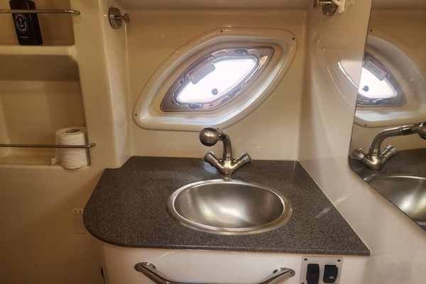 Summer Breeze 33ft Sea Ray Yacht For Sale