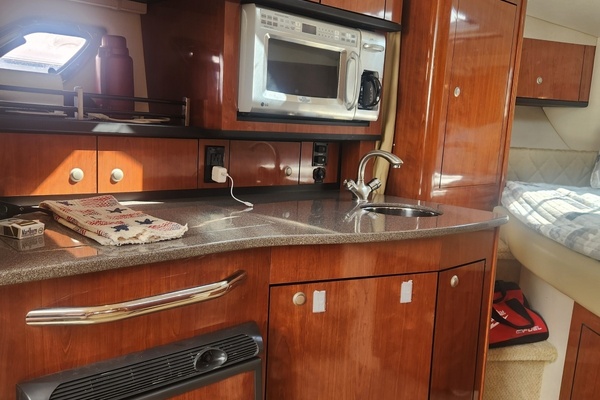 Summer Breeze 33ft Sea Ray Yacht For Sale
