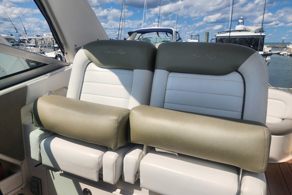 Summer Breeze 33ft Sea Ray Yacht For Sale