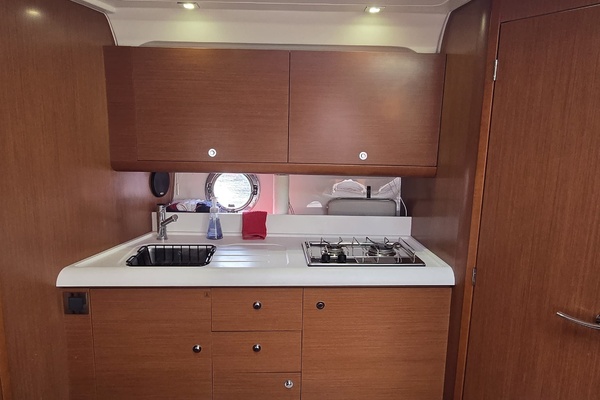 38ft Beneteau Yacht For Sale
