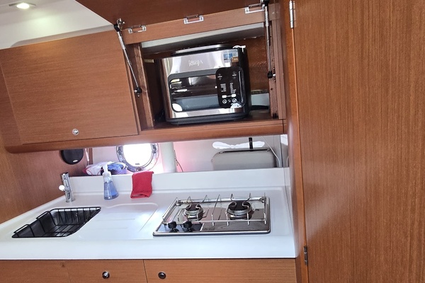 38ft Beneteau Yacht For Sale