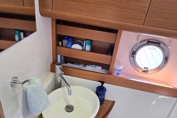 38ft Beneteau Yacht For Sale