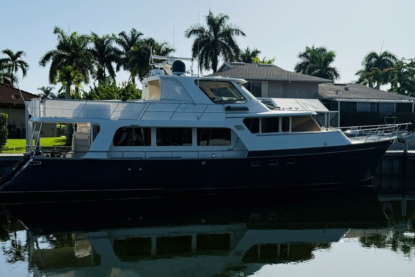 RODE RUNNER II 70ft Marlow Yacht For Sale