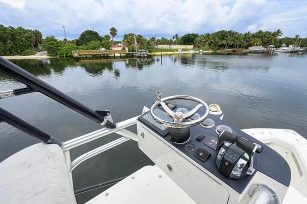 SeaVee 390Z Yacht For Sale