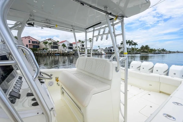 SeaVee 390Z Yacht For Sale