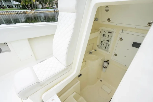 SeaVee 390Z Yacht For Sale