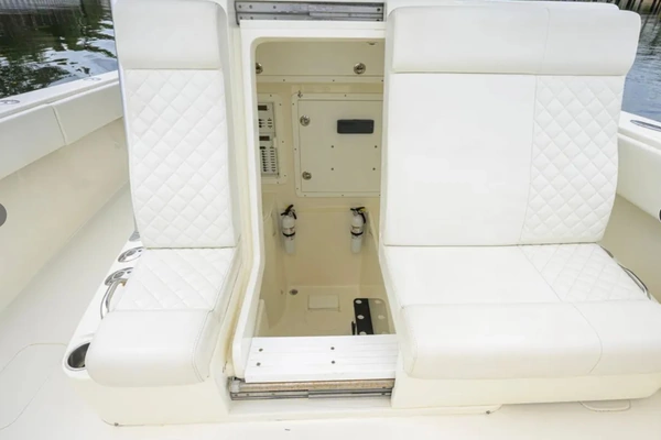 SeaVee 390Z Yacht For Sale