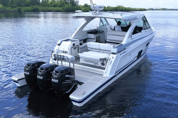 Formula 38 Super Sport Crossover Yacht For Sale