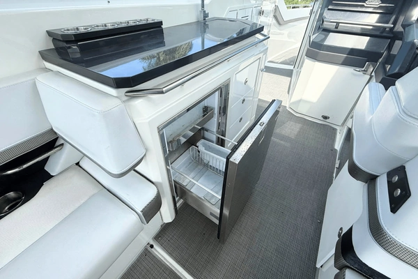 Formula 38 Super Sport Crossover Yacht For Sale