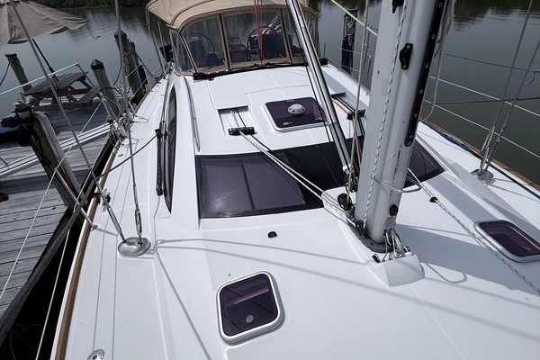 Jeanneau 50 DS Yacht For Sale
