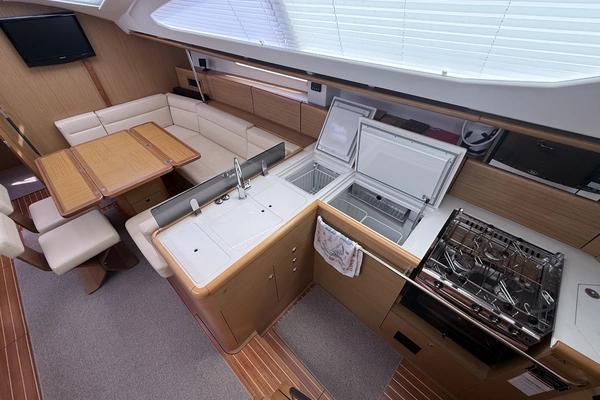 Jeanneau 50 DS Yacht For Sale