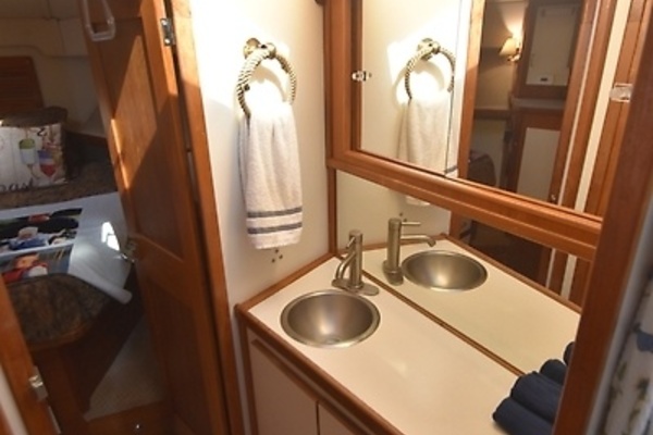 Gone Girl 36ft Pacemaker Yacht For Sale