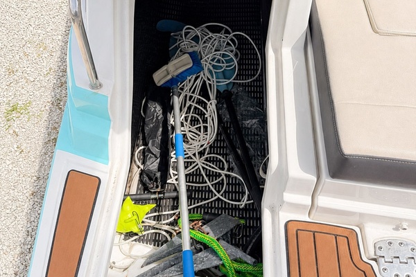 24ft Monterey Yacht For Sale