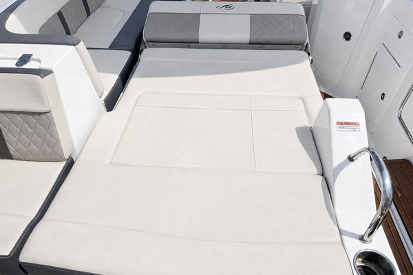 24ft Monterey Yacht For Sale
