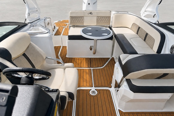 24ft Monterey Yacht For Sale