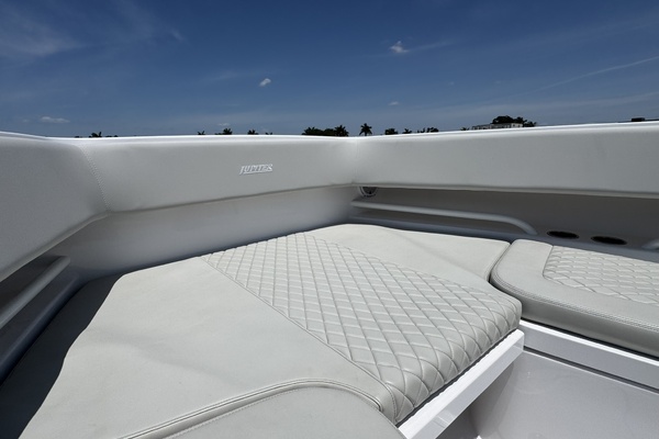 2024Jupiter 38 ft 38 HFS