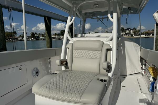 2024Jupiter 38 ft 38 HFS