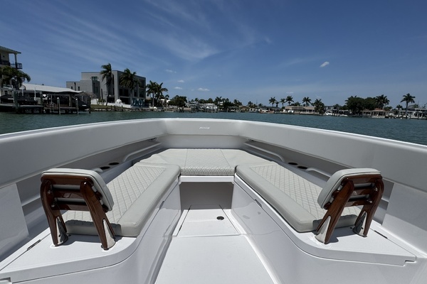 2024Jupiter 38 ft 38 HFS