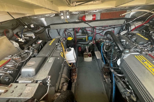 33ft Sea Ray Yacht For Sale
