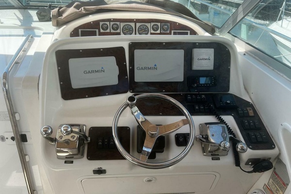 33ft Sea Ray Yacht For Sale