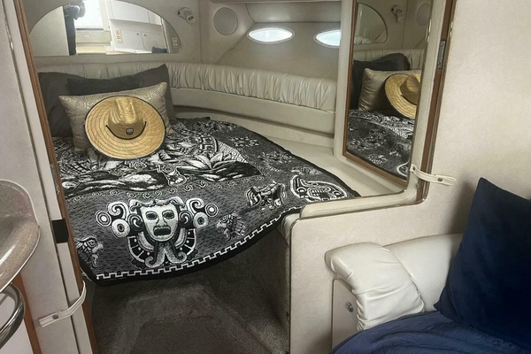 33ft Sea Ray Yacht For Sale
