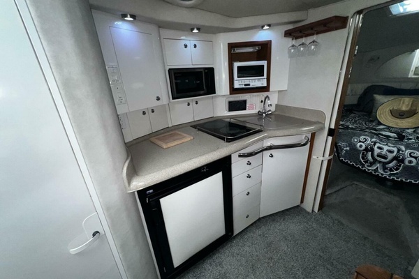 33ft Sea Ray Yacht For Sale