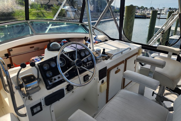 33ft Bertram Yacht For Sale