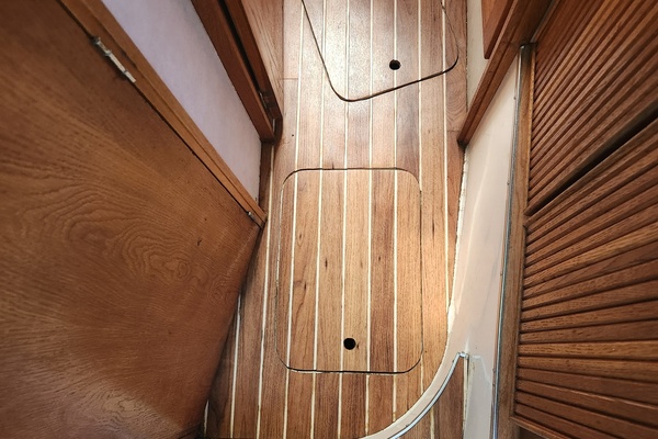 33ft Bertram Yacht For Sale