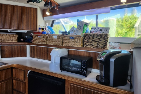 33ft Bertram Yacht For Sale