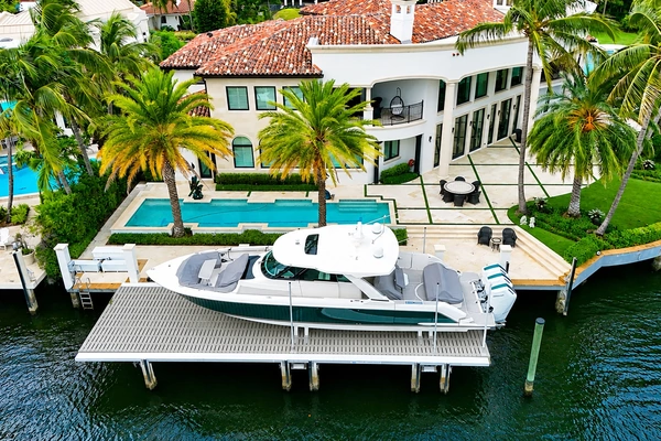 Tiara Yachts 48 LS Yacht For Sale