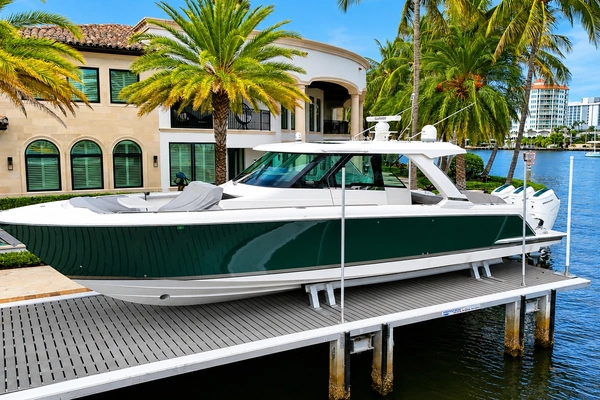 Tiara Yachts 48 LS Yacht For Sale
