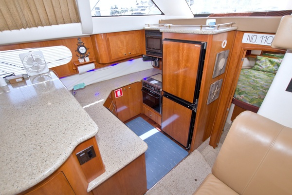 All Hanz on Deck II 46ft Carver Yacht For Sale