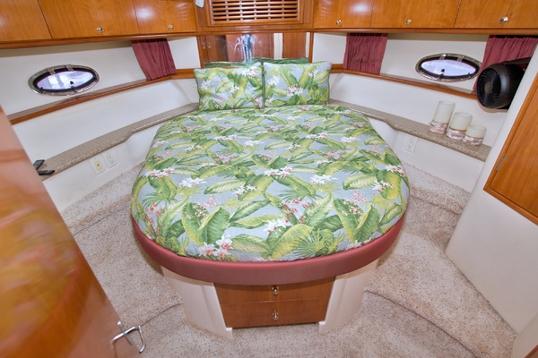All Hanz on Deck II 46ft Carver Yacht For Sale